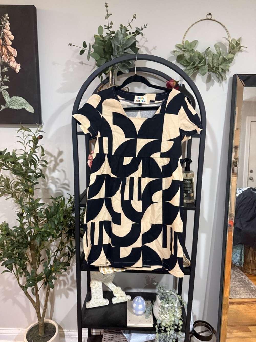 🖤 IBOA FIBERS Abstract Print Mini Dress – Black & Cream XS 🖤